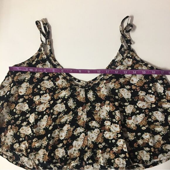 PacSun Black Floral V-Neck Semi-Cropped Top EUC Size S - Picture 7 of 10